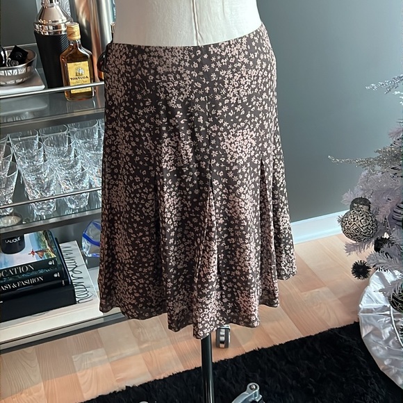Moschino Cheap and Chic Floral Silk Skirt Size 8 - Picture 3 of 9